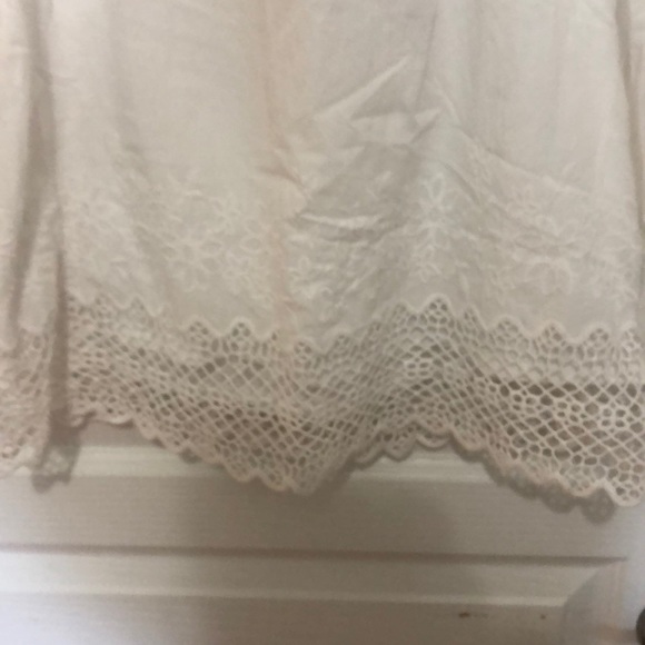 Beautiful white off shoulder dress - Picture 3 of 3